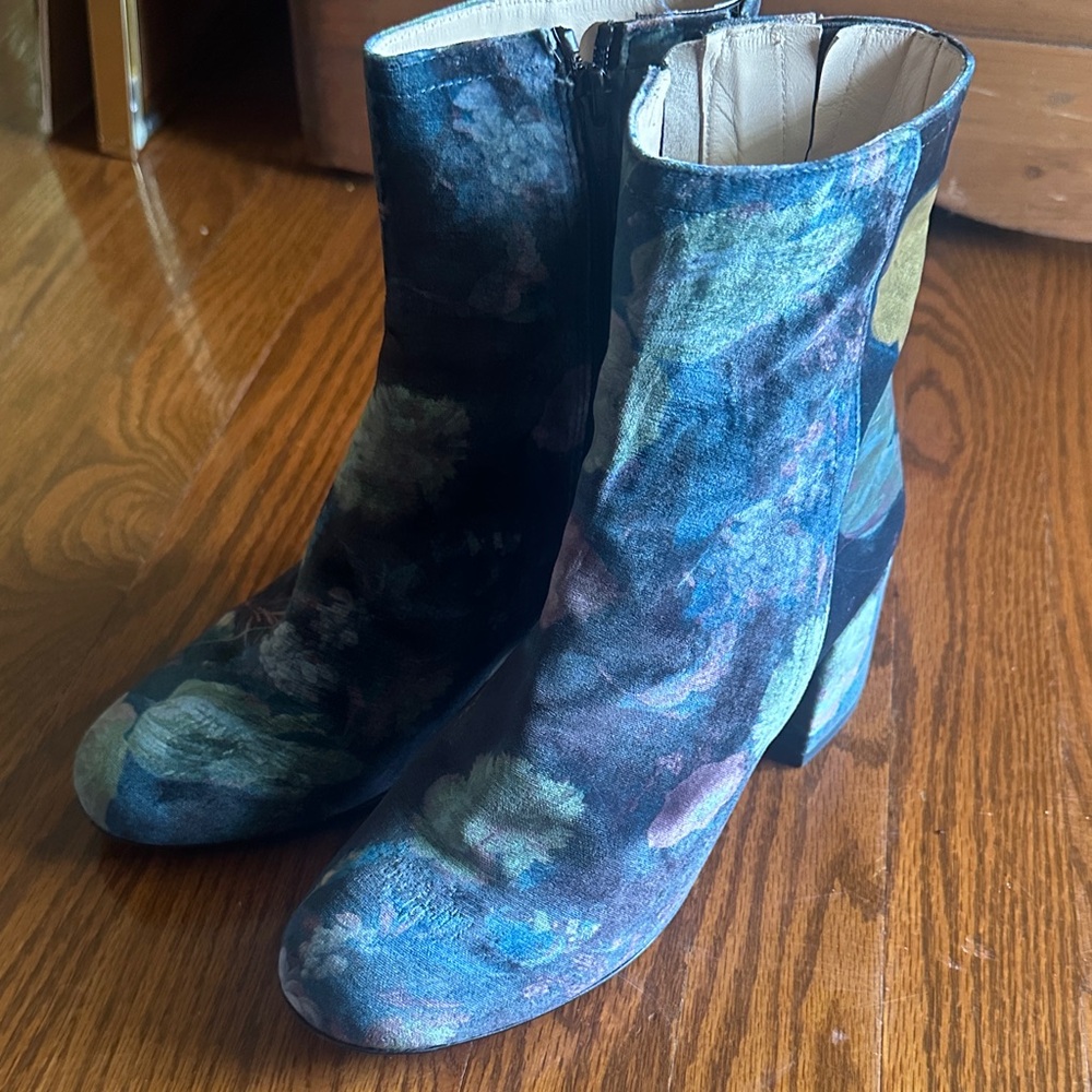 Anthropology - Miss L Fire Jeanie Floral Velvet Boots